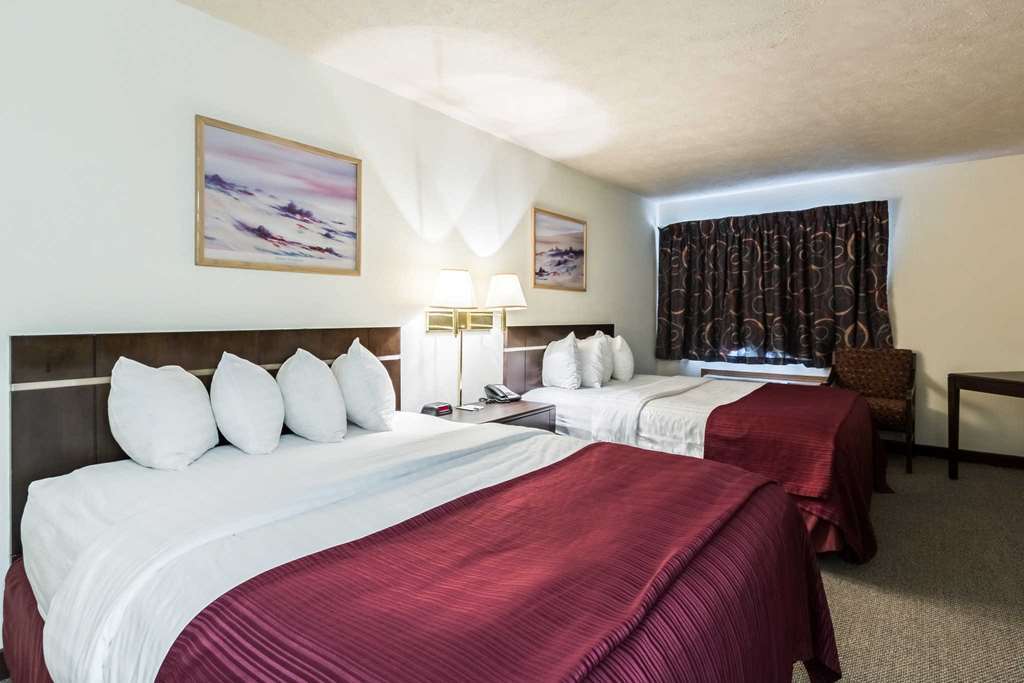 Quality Inn & Suites West Omaha - Ne Linclon Room photo